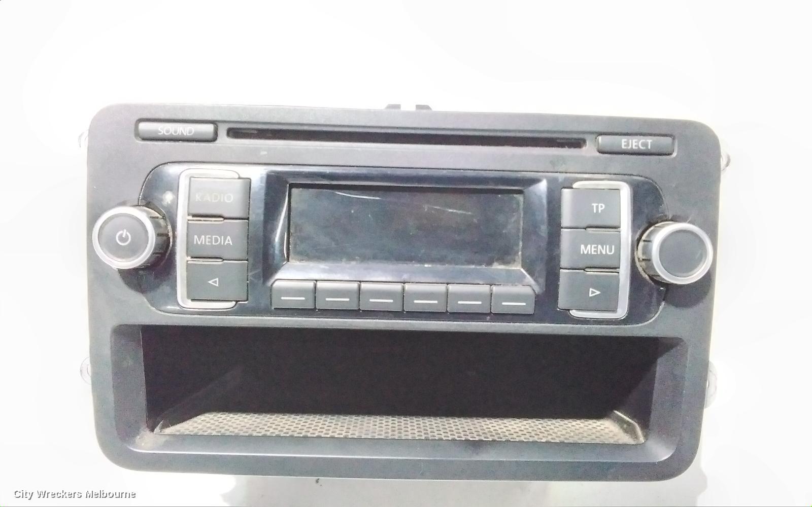 VOLKSWAGEN AMAROK RADIO/CD/DVD/SAT/TV, DISPLAY & HEAD UNIT (RCD210), 2H, 12/2010 - 09/2016 - Image 2