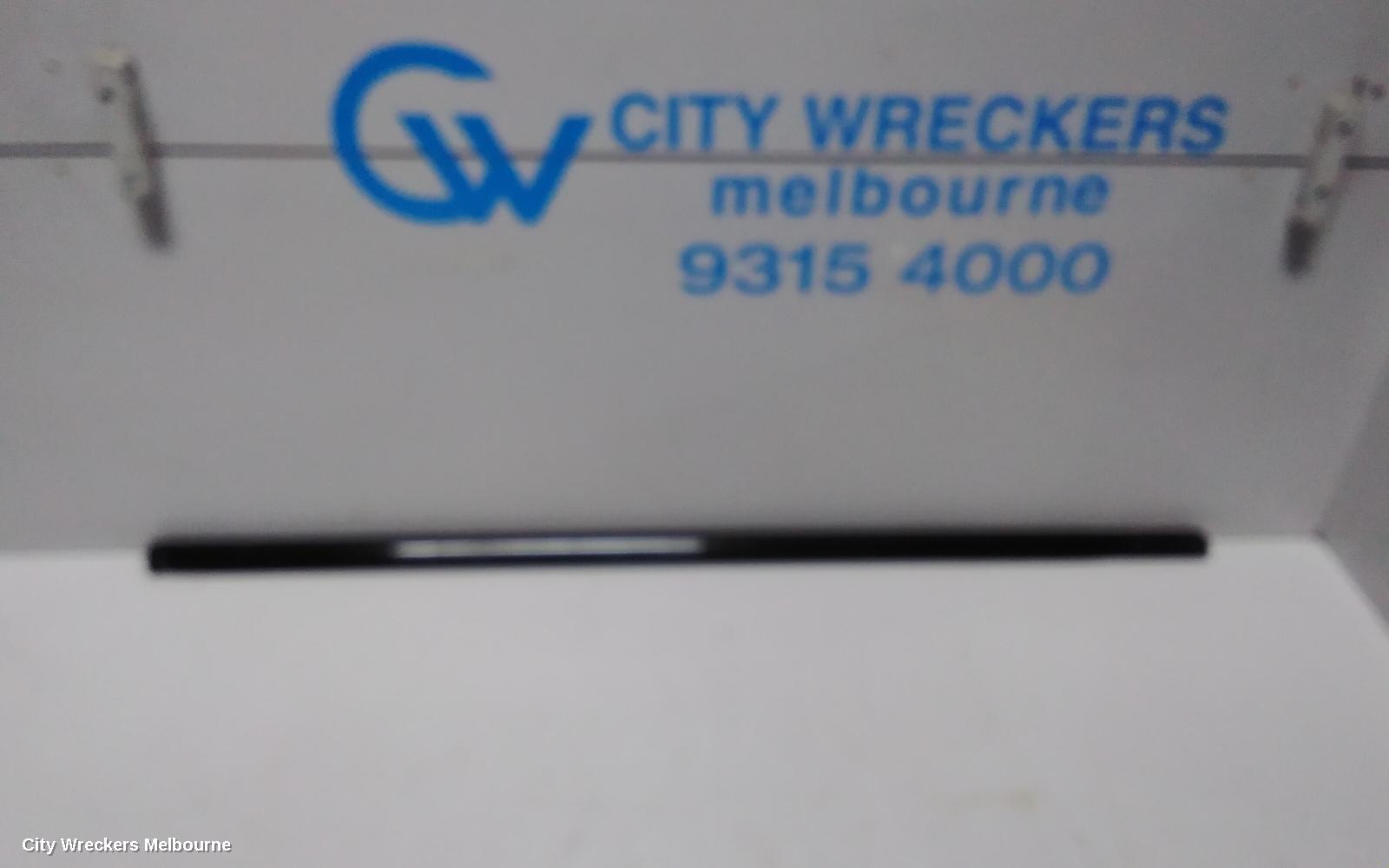 LAND ROVER RANGEROVER EVOQUE DOOR MOULD, DOOR MOULD UPPER: 77904, L538, 11/2011 - 01/2019 - Image 1