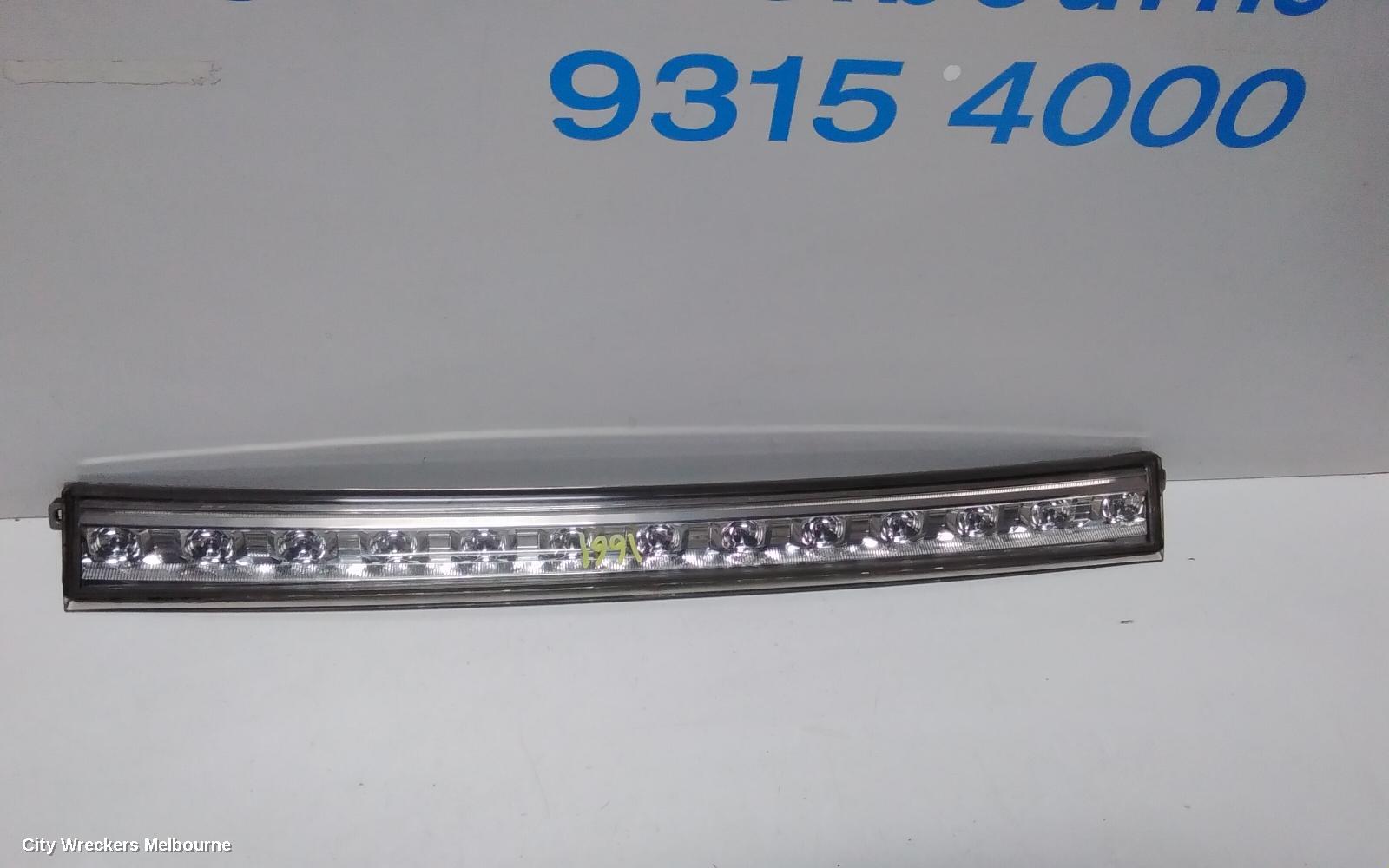 TOYOTA ESTIMA REAR GARNISH, TAILGATE LAMP (CENTRE), LENS# 28-194, CLEAR, XR50, 05-19 (IMPORT) - Image 2
