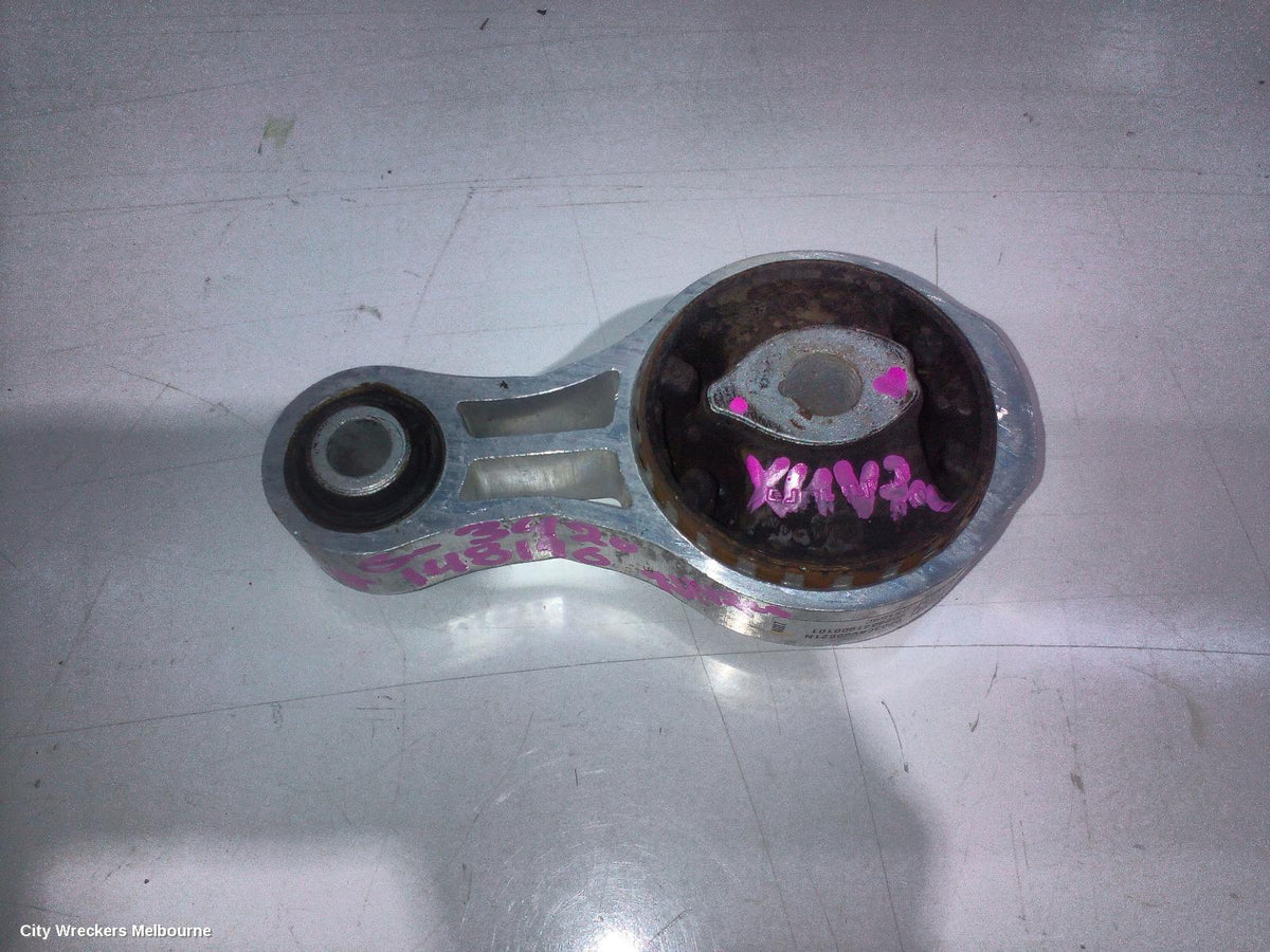 MAHINDRA XUV700 MOUNT, W601, 01/2023 ONWARDS - Image 1