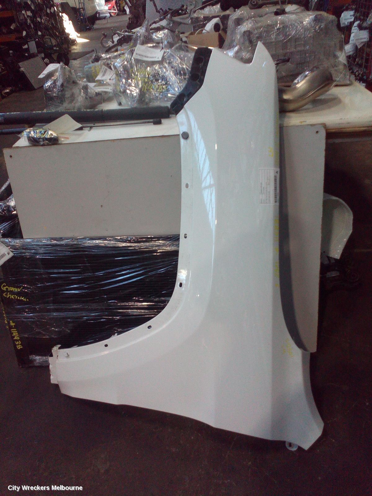 JEEP GRANDCHEROKEE LEFT GUARD, WK, NON PAINTED FLARE, 04/2013 - 02/2022 - Image 1