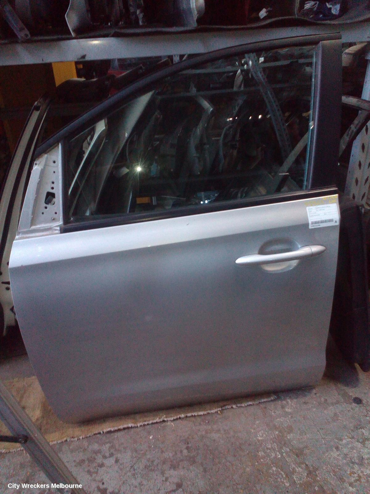 KIA CARNIVAL/GRAND CARNIVAL LEFT FRONT DOOR, YP, 02/2015 - 10/2020 - Image 2
