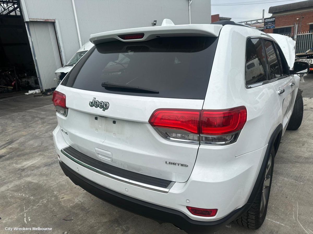 JEEP GRANDCHEROKEE RIGHT FRONT DOOR, WK, NON MOULD TYPE, 10/2010 - 02/2022 - Image 1