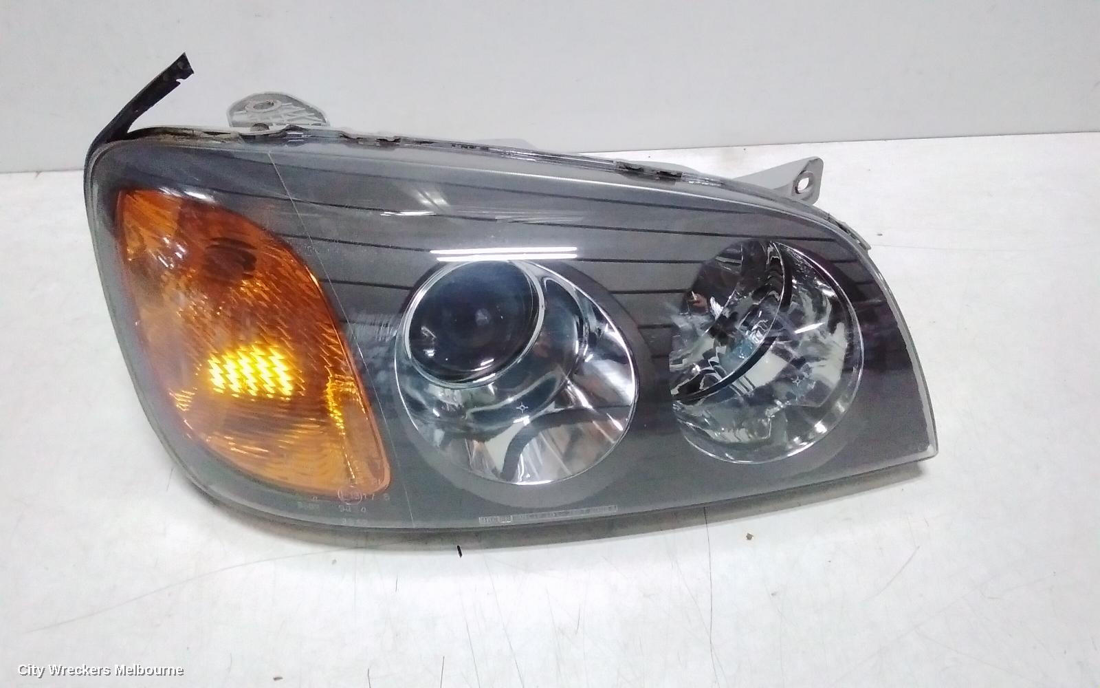 HYUNDAI GRANDEUR RIGHT HEADLAMP, XG, BLACK INSERT, 10/1999 - 07/2002 - Image 2