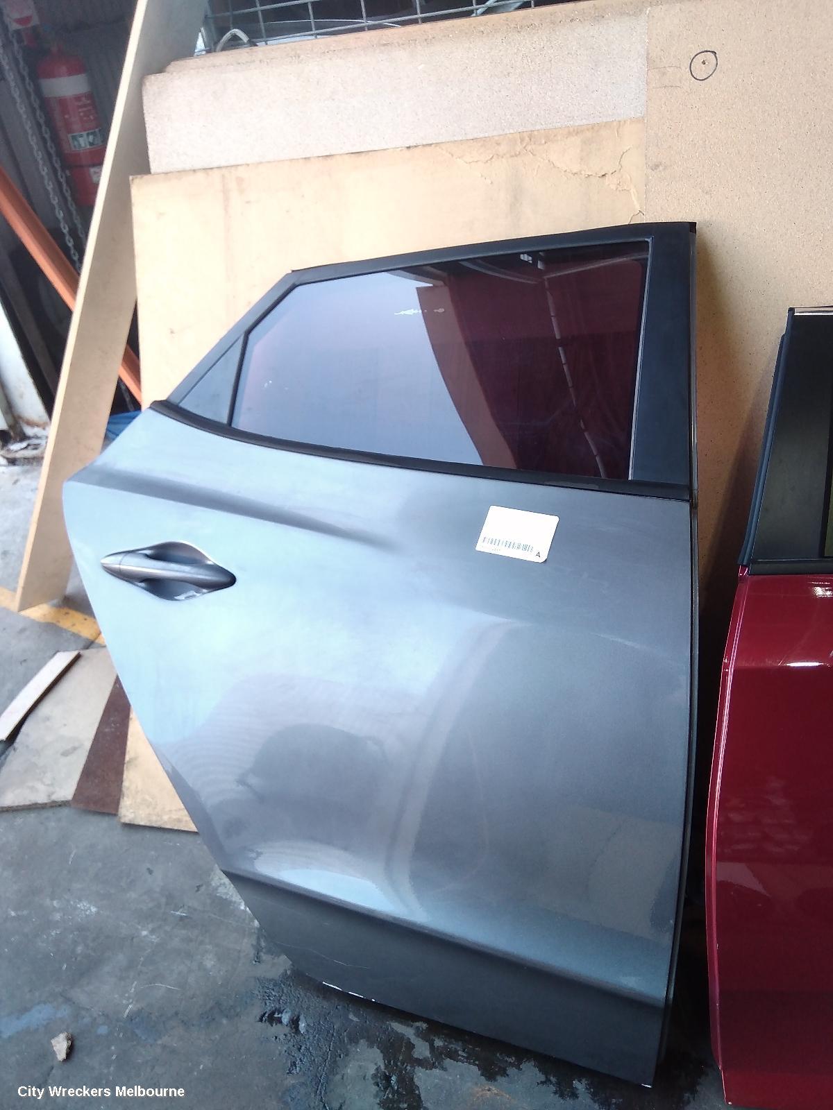 HYUNDAI IX35 RIGHT REAR DOOR, LM SERIES, NON MOULD TYPE, 11/2009 - 01/2016 - Image 2