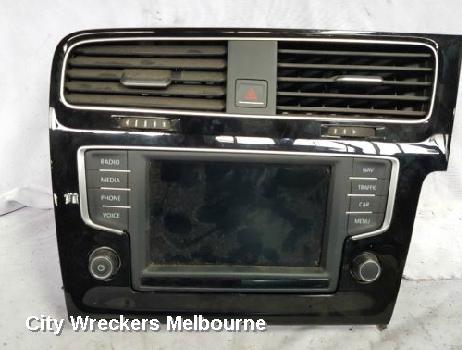 VOLKSWAGEN GOLF RADIO/CD/DVD/SAT/TV, SAT NAV TOUCHSCREEN, GEN 7, 03/2013 - 03/2017 - Image 1