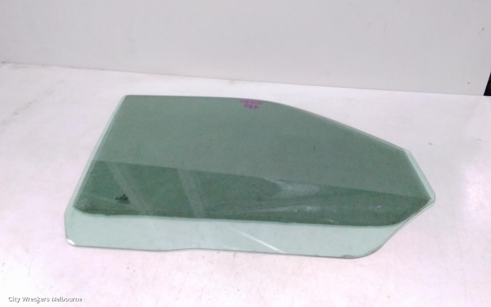 VOLKSWAGEN TRANSPORTER RIGHT FRONT DOOR WINDOW, T5, 08/2004 - 06/2015 - Image 3