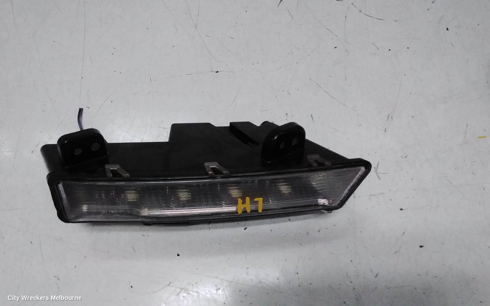 HOLDEN COMMODORE LEFT INDICATOR/FOG/SIDE, BUMPER FOGLAMP SURROUND, VF, CALAIS/CALAIS-V, 05/2013 - 12/2017 - Image 2