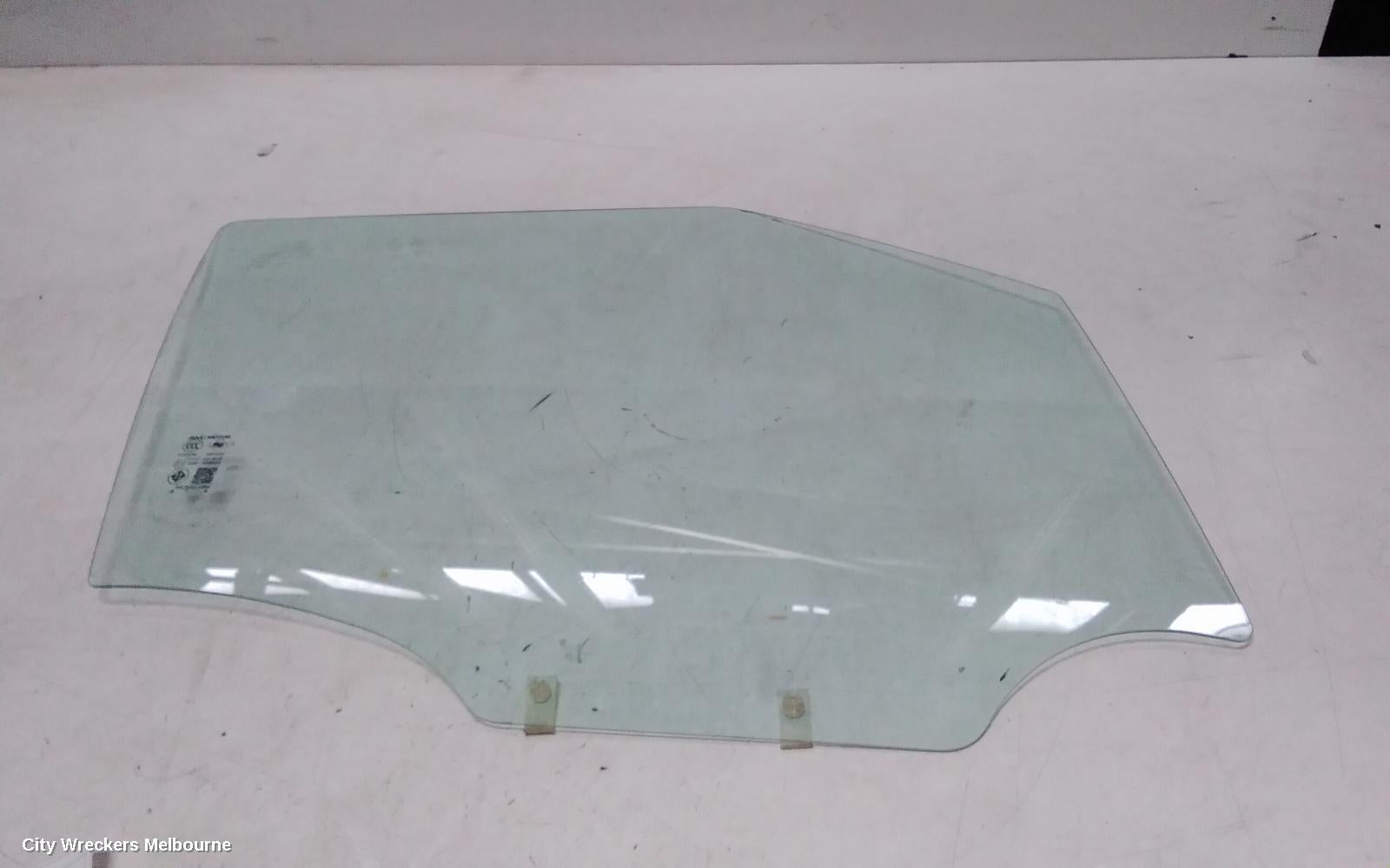 MG MG3 RIGHT FRONT DOOR WINDOW, SZP1, NON TINTED TYPE, 07/2016 - 10/2025 - Image 1