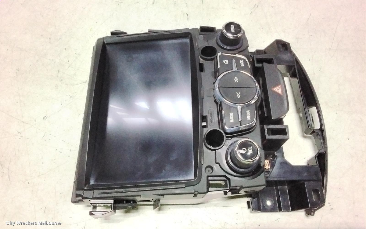 HOLDEN ASTRA RADIO/CD/DVD/SAT/TV, HEAD UNIT, W/ DISPLAY UNIT, 8IN TOUCHSCREEN, SAT NAV TYPE, BK-BL, 09/2016 - 12/2020 - Image 3