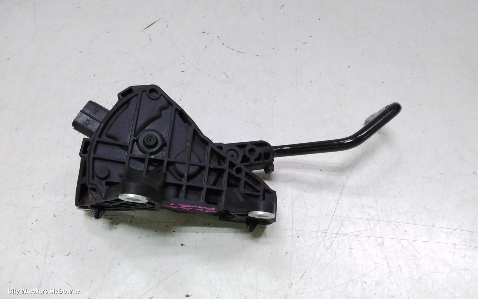 TOYOTA KLUGER PEDAL ASSEMBLY, XU70 SERIES, ACCELERATOR PEDAL, 03/2021 ONWARDS - Image 3