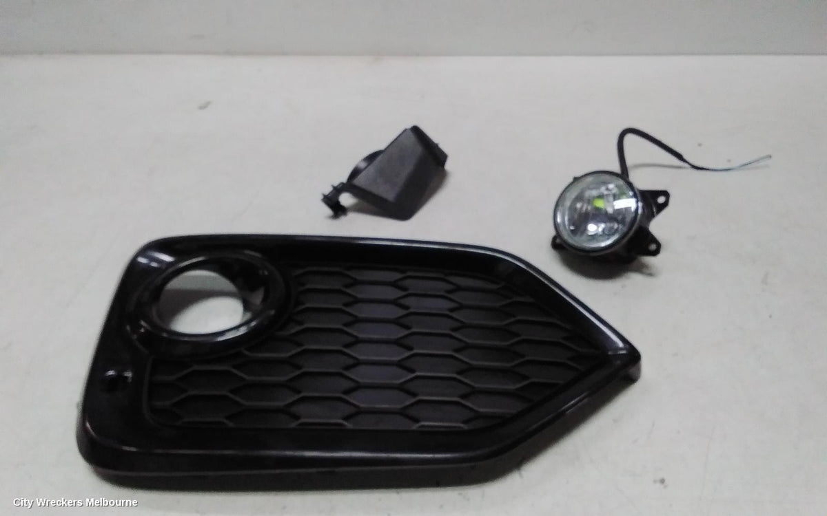 HONDA CIVIC LEFT INDICATOR/FOG/SIDE, BUMPER FOGLAMP, 10TH GEN, SEDAN/HATCH, HALOGEN TYPE, 05/2016 - 08/2021 - Image 1