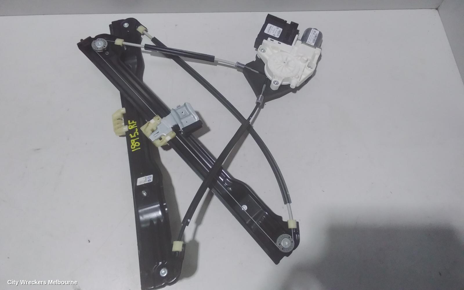 VOLKSWAGEN CADDY RIGHT FRONT WINDOW REG/MOTOR, 2KN, POWER, 12/2015 - 02/2021 - Image 2
