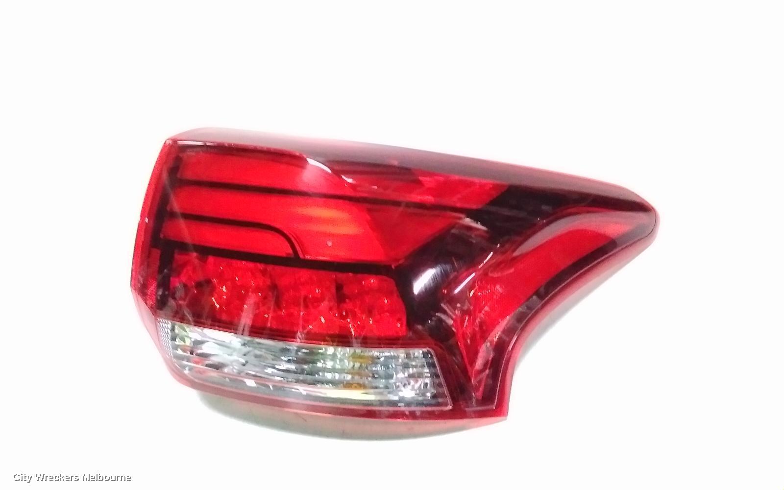 MITSUBISHI OUTLANDER RIGHT TAILLIGHT, ZK-ZL, 04/2015 - 07/2021 - Image 3