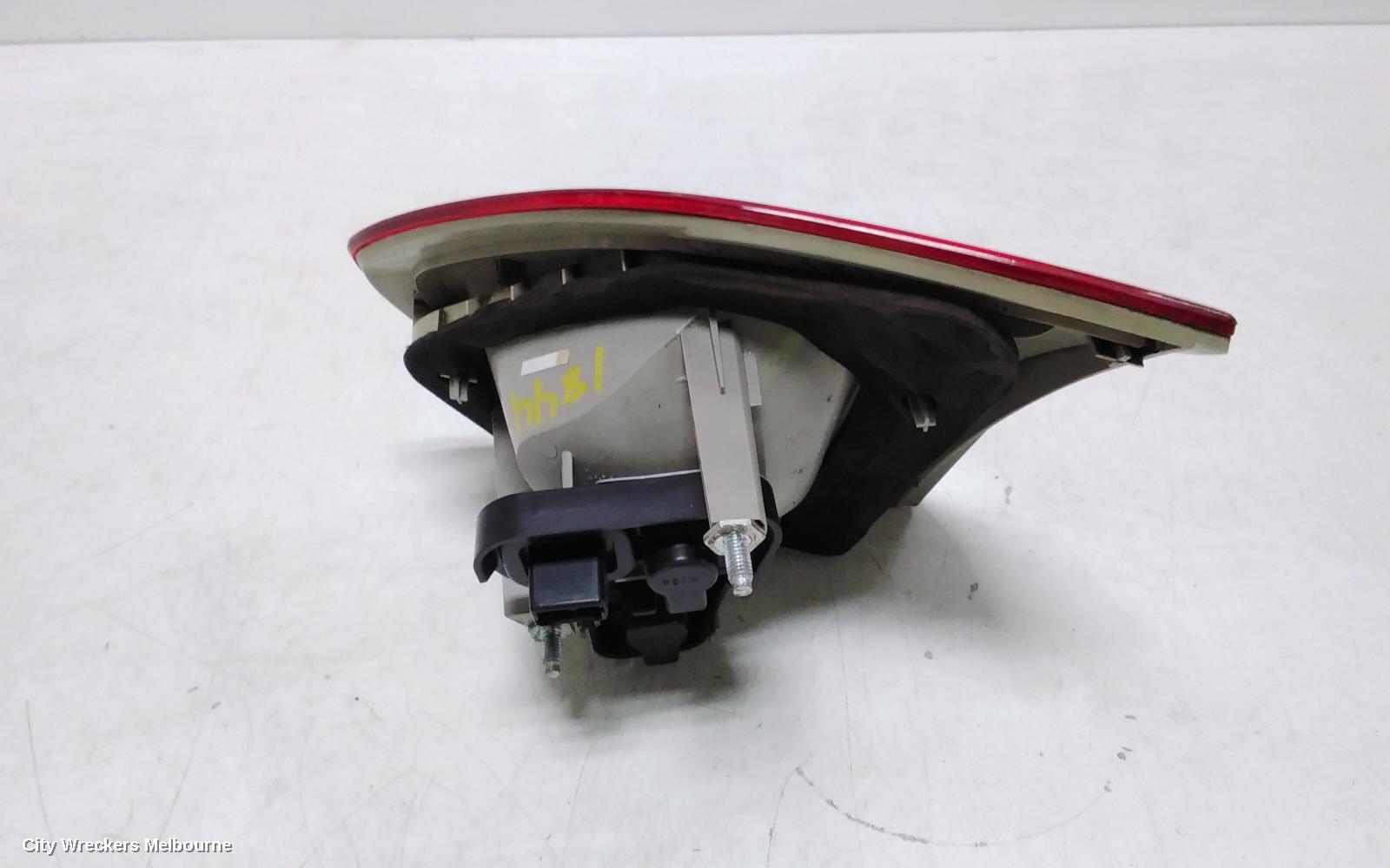 RENAULT FLUENCE REAR GARNISH, BOOTLID LAMP (LH SIDE), X38, 09/2010 - 01/2016 - Image 3