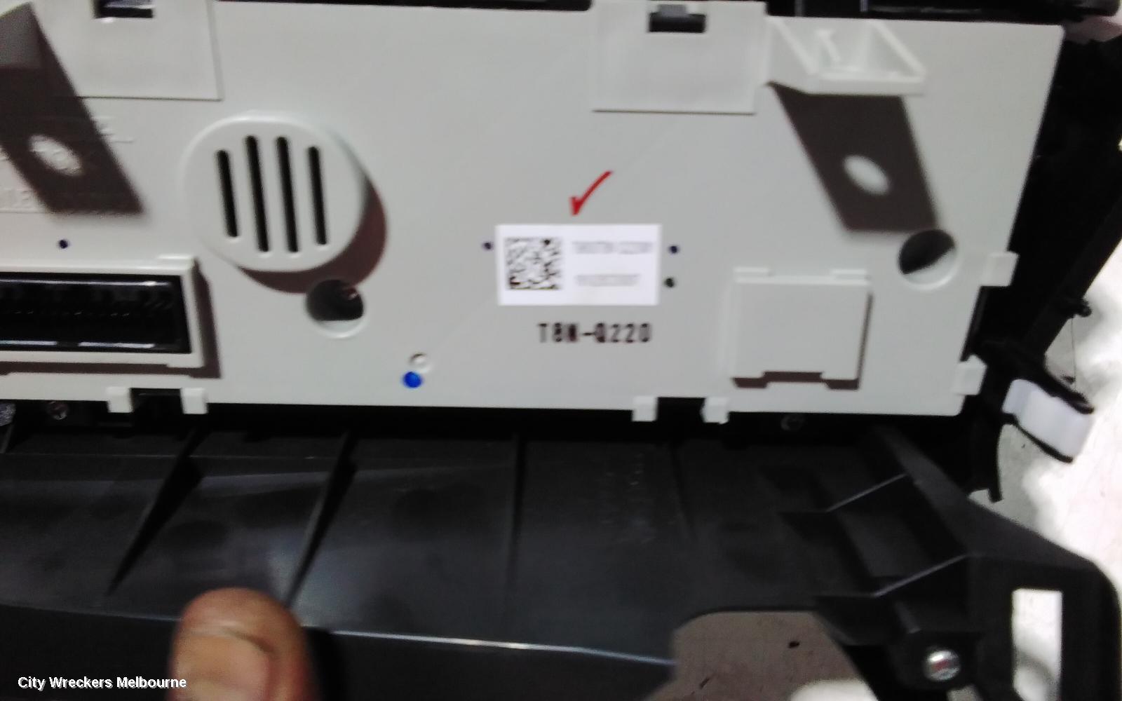 HONDA HRV HEATER/AC CONTROLS, DUAL-ZONE CLIMATE CONTROL, RU5, 12/2014 - 10/2021 - Image 2
