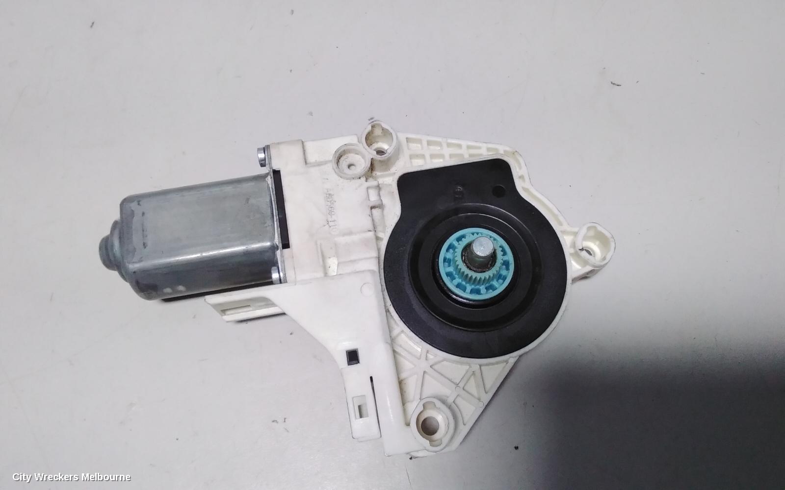 AUDI A1 RIGHT FRONT WINDOW REG/MOTOR, 8X, 5DR HATCH, 03/2012 - 10/2018 - Image 2
