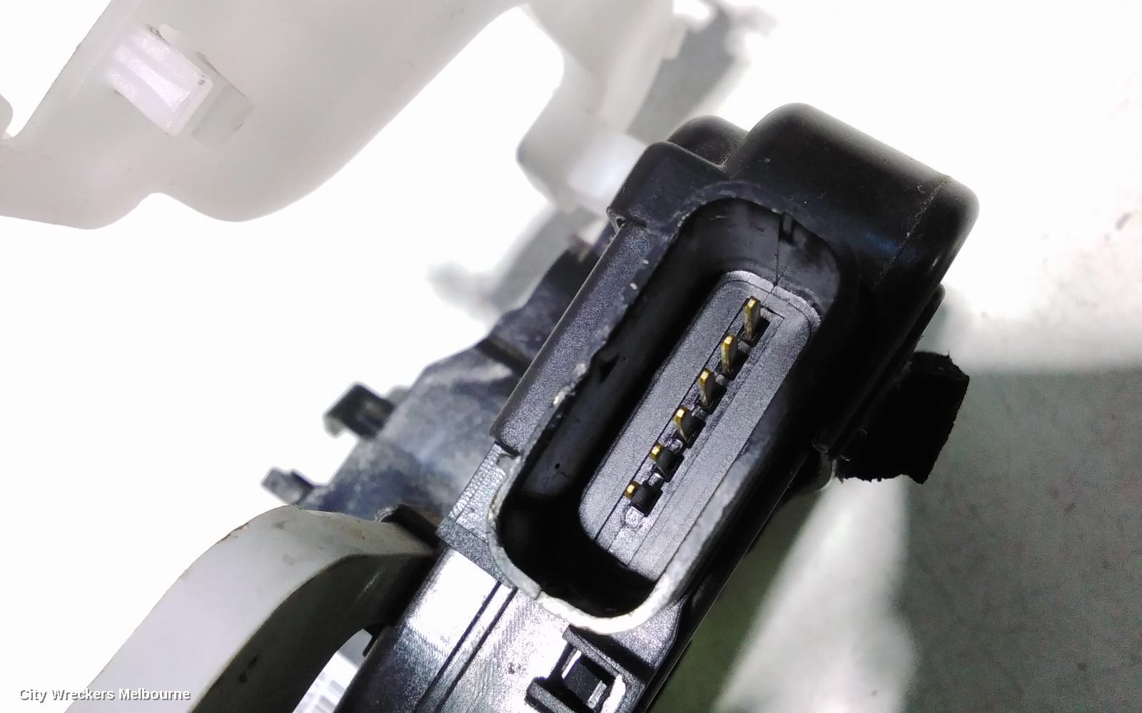 KIA SPORTAGE DOOR/BOOT/GATE LOCK, RIGHT FRONT DOOR LOCK, SL, SLOVAKIAN BUILT (VIN U5YP), 05/2013 - 10/2015 - Image 3
