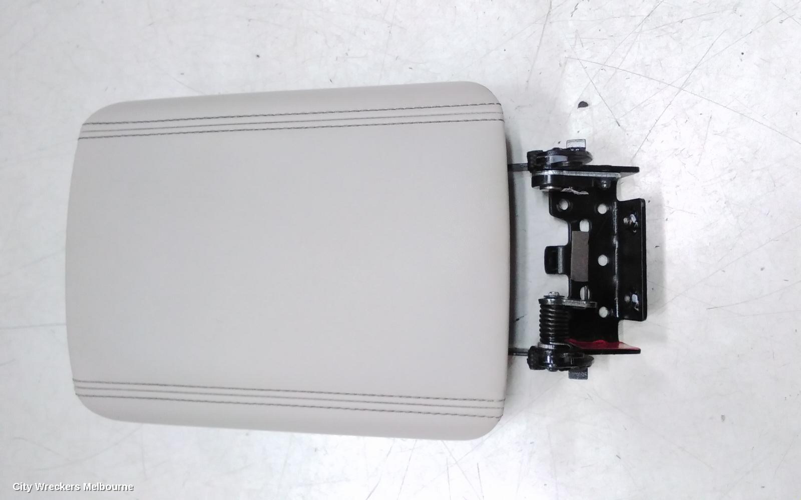 MAHINDRA XUV700 CONSOLE, W601, 01/2023 ONWARDS - Image 1
