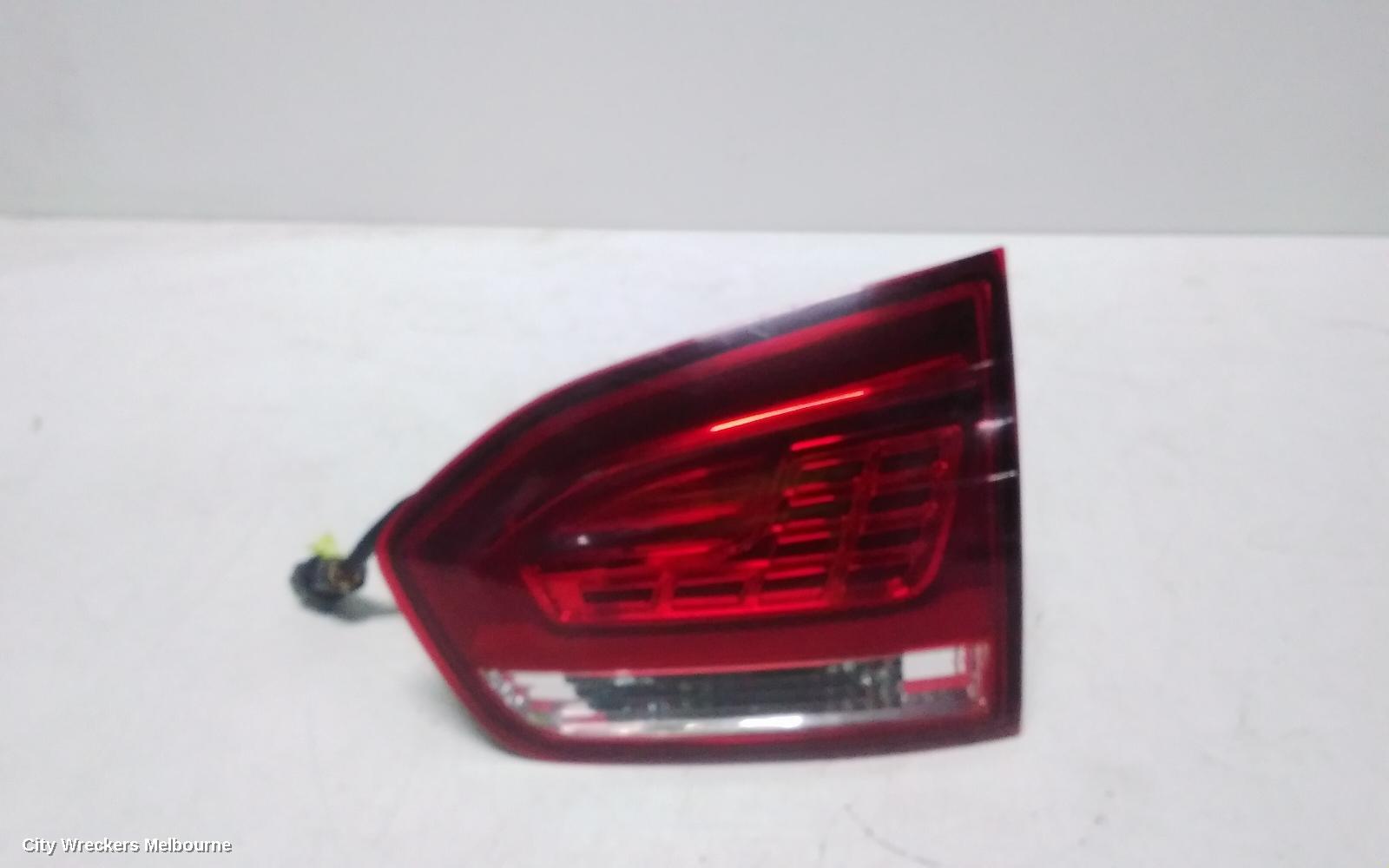 LDV G10 REAR GARNISH, TAILGATE LAMP (RH SIDE), WAGON, SV7A, 04/2015 - 08/2022 - Image 1