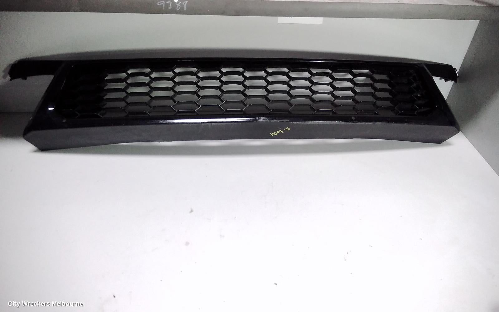 TOYOTA COROLLA GRILLE, BUMPER GRILLE (CENTRE), ZRE182R, HATCH, BLACK, ASCENT/LEVIN SX, 10/2012 - 03/2015 - Image 2