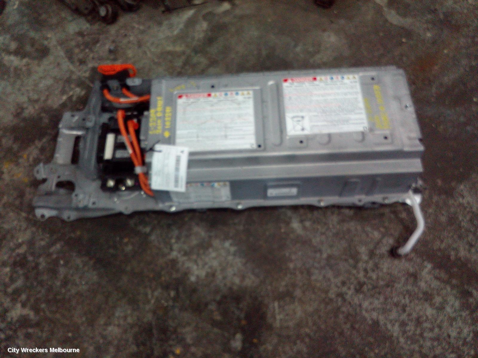 TOYOTA PRIUS BATTERY, 12 VOLT BATTERY (LOCATED IN RIGHT REAR QUARTER), NHW20R-ZVW30R, 10/2003 - 12/2015 - Image 2
