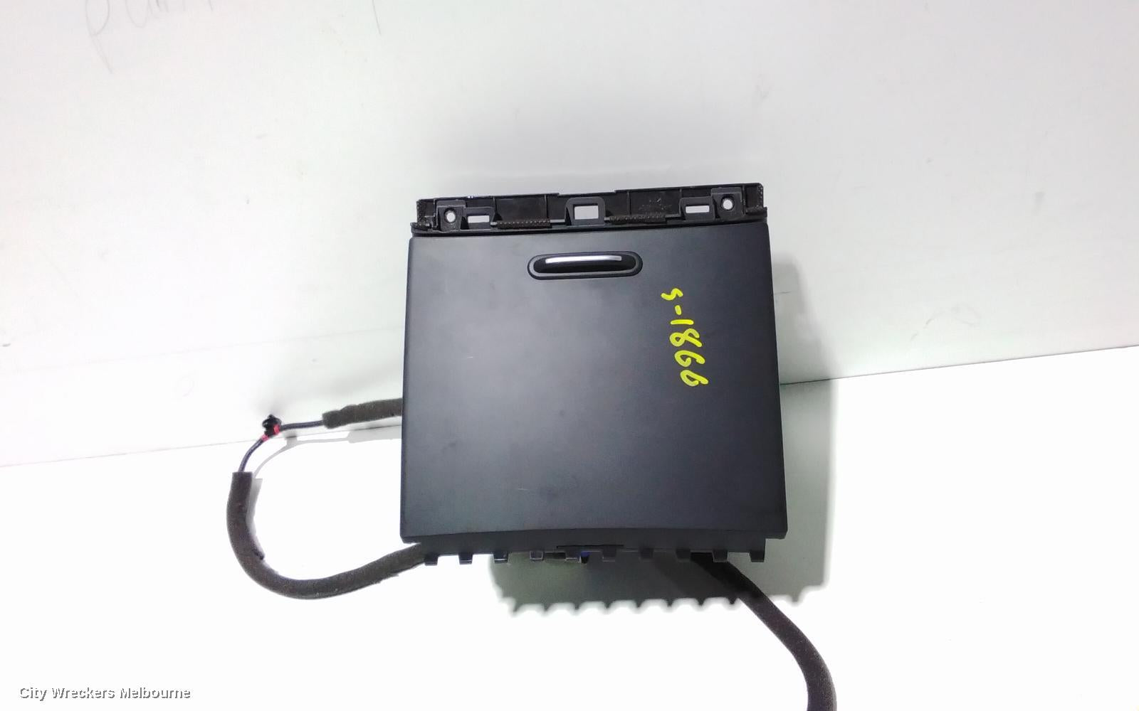 KIA SORENTO GLOVE BOX, UM, 03/2015 - 02/2020 - Image 3