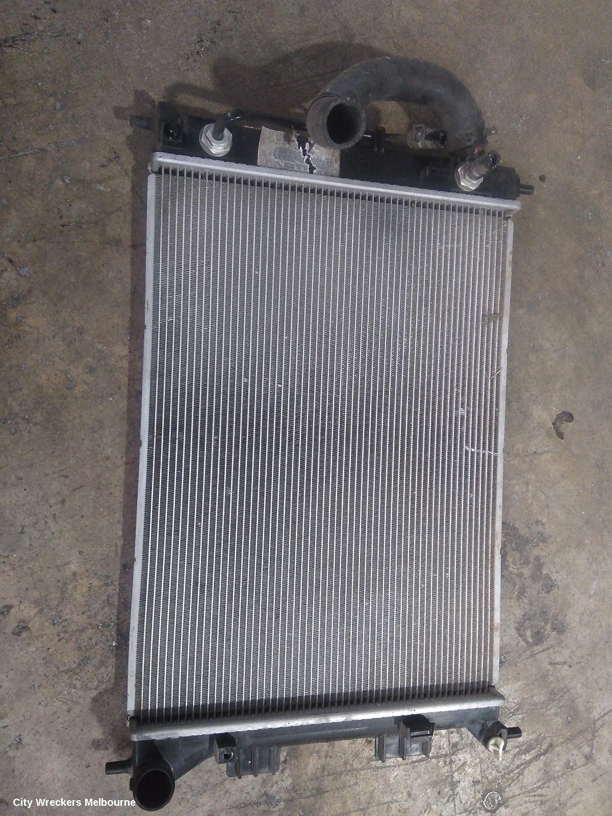 HYUNDAI ELANTRA RADIATOR, AUTO, 1.8, PETROL, MD, 11/2013 - 11/2015 - Image 1