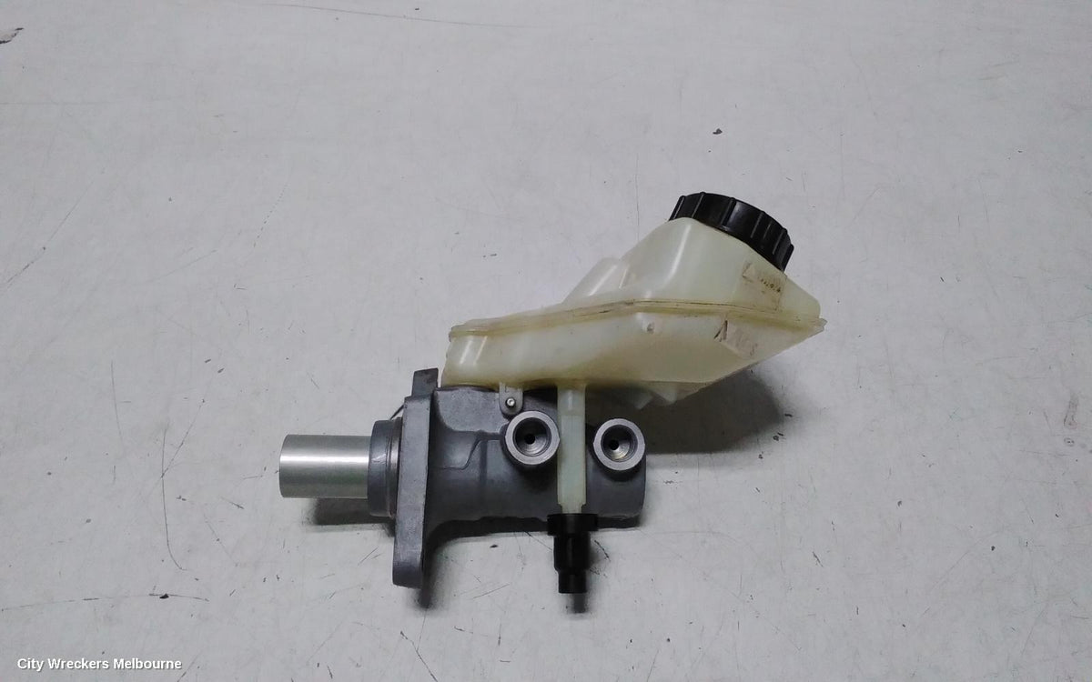 LAND ROVER RANGEROVER EVOQUE MASTER CYLINDER, L538, 11/2011 - 01/2019 - Image 1