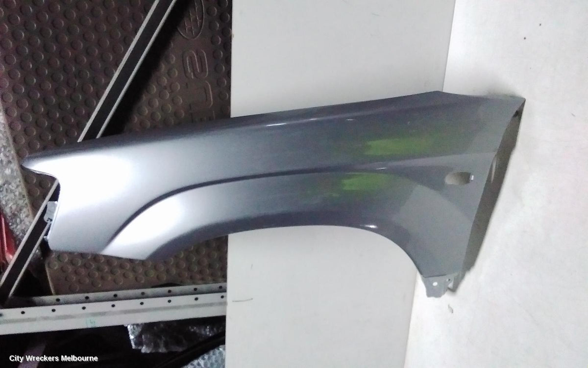 SUBARU FORESTER LEFT GUARD, NON FLARE TYPE, VIN JF2SG, 05/2002 - 05/2005 - Image 3
