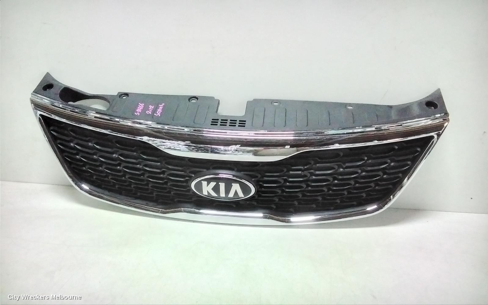 KIA SORENTO GRILLE, RADIATOR GRILLE, SILVER, XM, 10/2012 - 12/2014 - Image 3