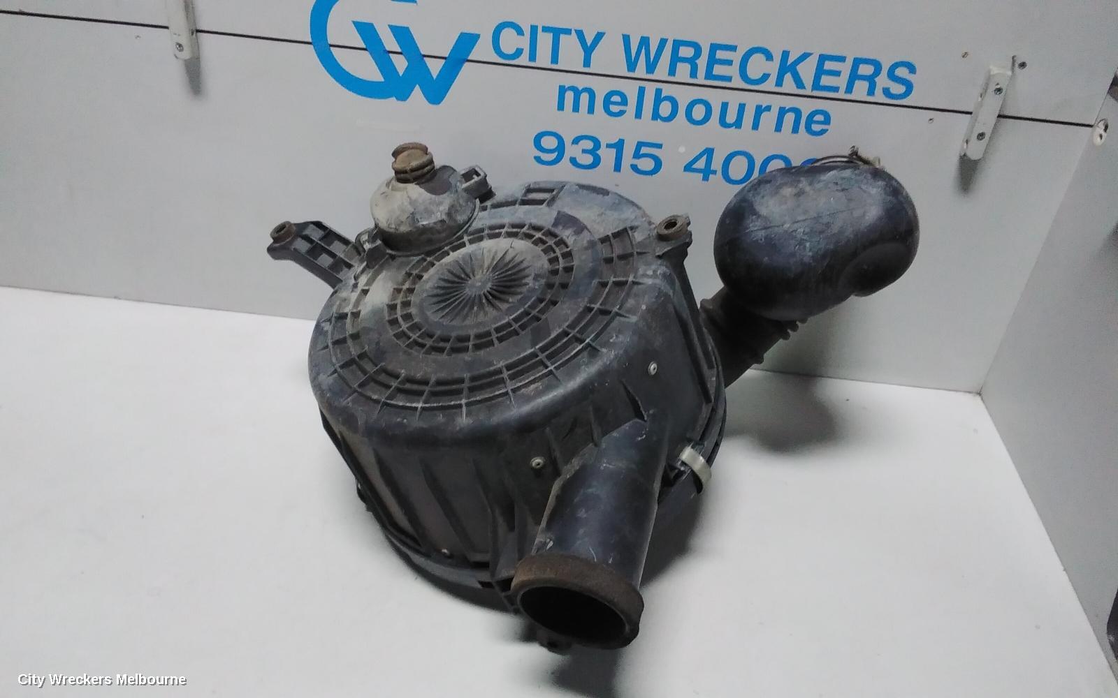 TOYOTA HILUX AIR CLEANER/BOX, AIR CLEANER, 2.7, PETROL, 03/2005 - 08/2015 - Image 2