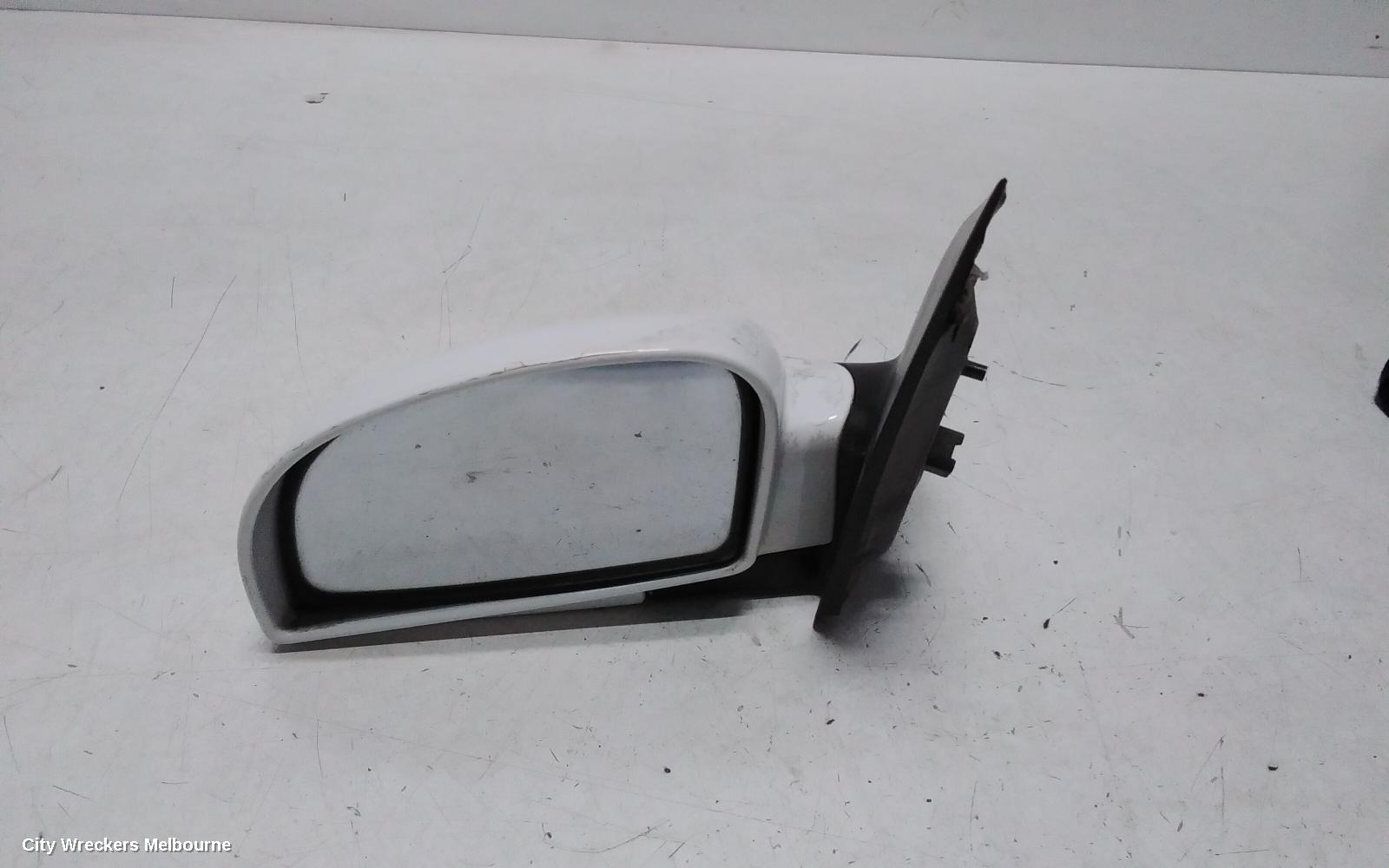 HYUNDAI GETZ LEFT DOOR MIRROR, TB, 3DR/5DR HATCH, POWER, COLOUR CODED, 09/2002 - 09/2011 - Image 1
