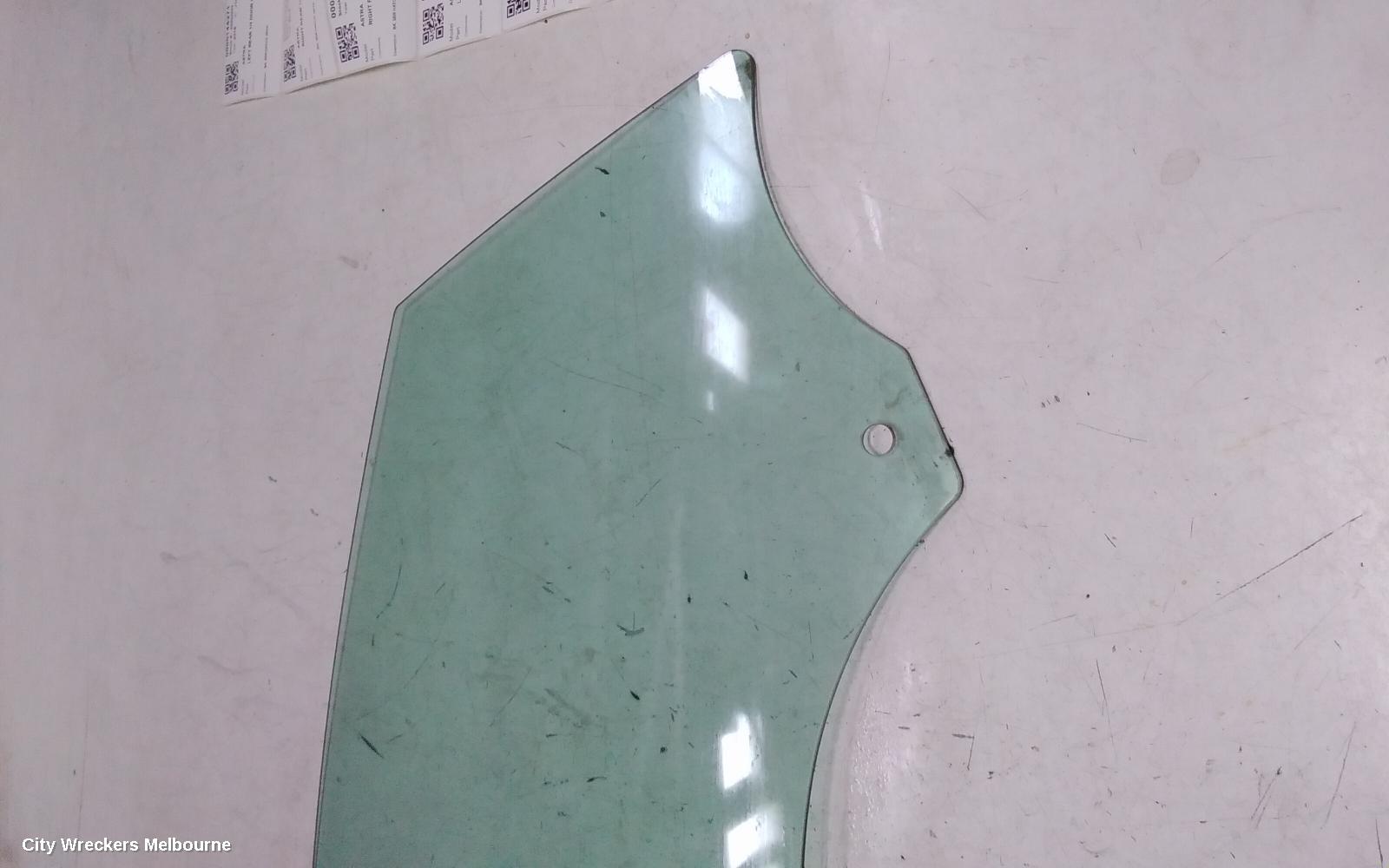 HOLDEN ASTRA RIGHT FRONT DOOR WINDOW, BK-BL, 09/2016 - 12/2020 - Image 2