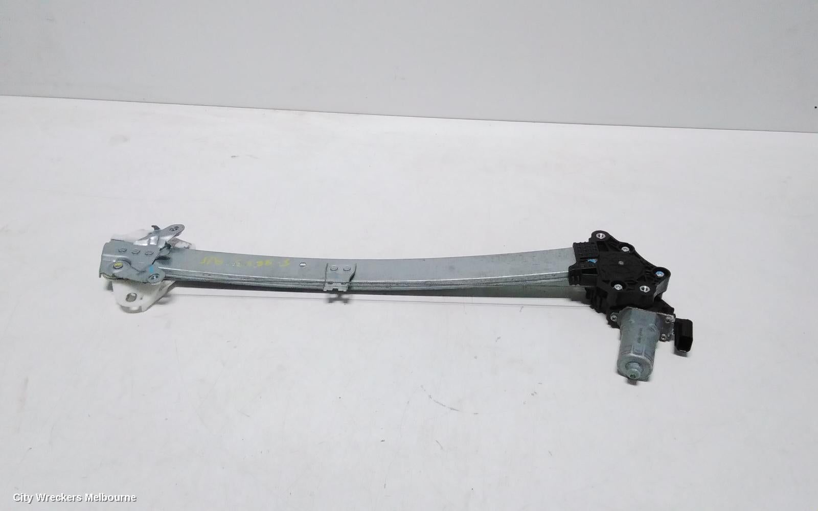 HONDA ACCORD RIGHT FRONT WINDOW REG/MOTOR, 9TH GEN, 05/2013 - 08/2019 - Image 1
