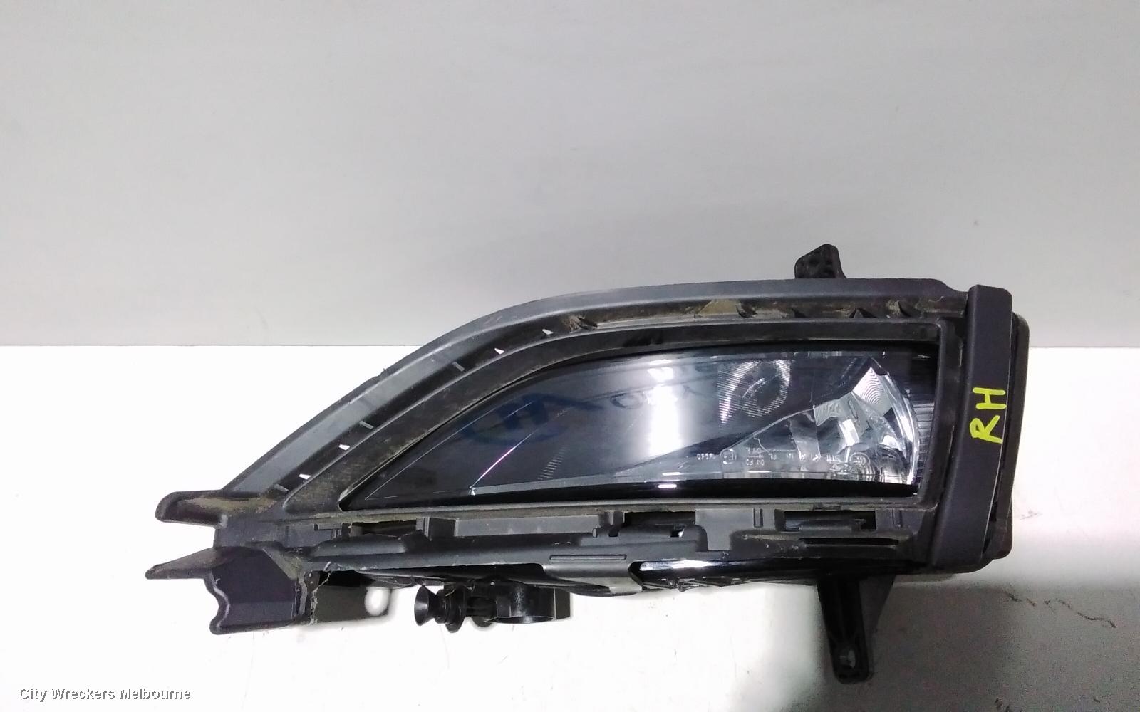 VOLKSWAGEN GOLF RIGHT INDICATOR/FOG/SIDE, BUMPER FOGLAMP, GEN 7, HALOGEN TYPE, 03/2017 - 08/2020 - Image 2