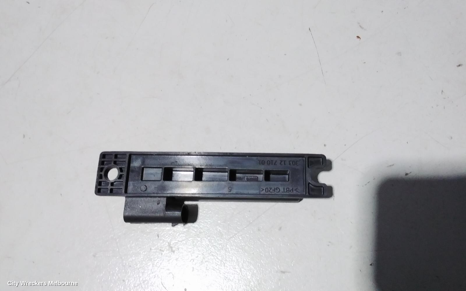 LAND ROVER DISCOVERY SPORT ANTENNA, L550, 01/2015 ONWARDS - Image 2