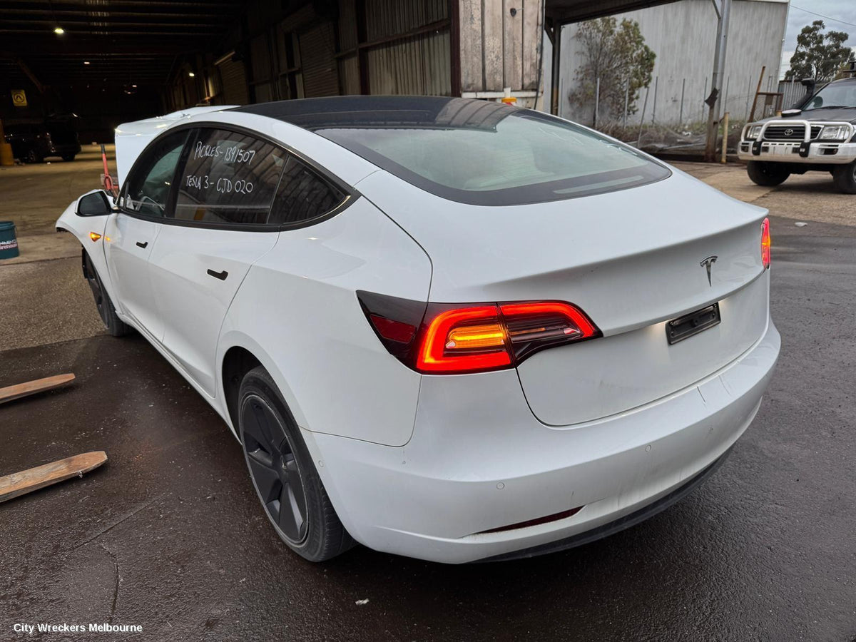 TESLA MODEL 3 LEFT FRONT HUB ASSEMBLY, RWD, STANDARD BRAKE TYPE, 1ST GEN, 06/2019 ONWARDS - Image 1
