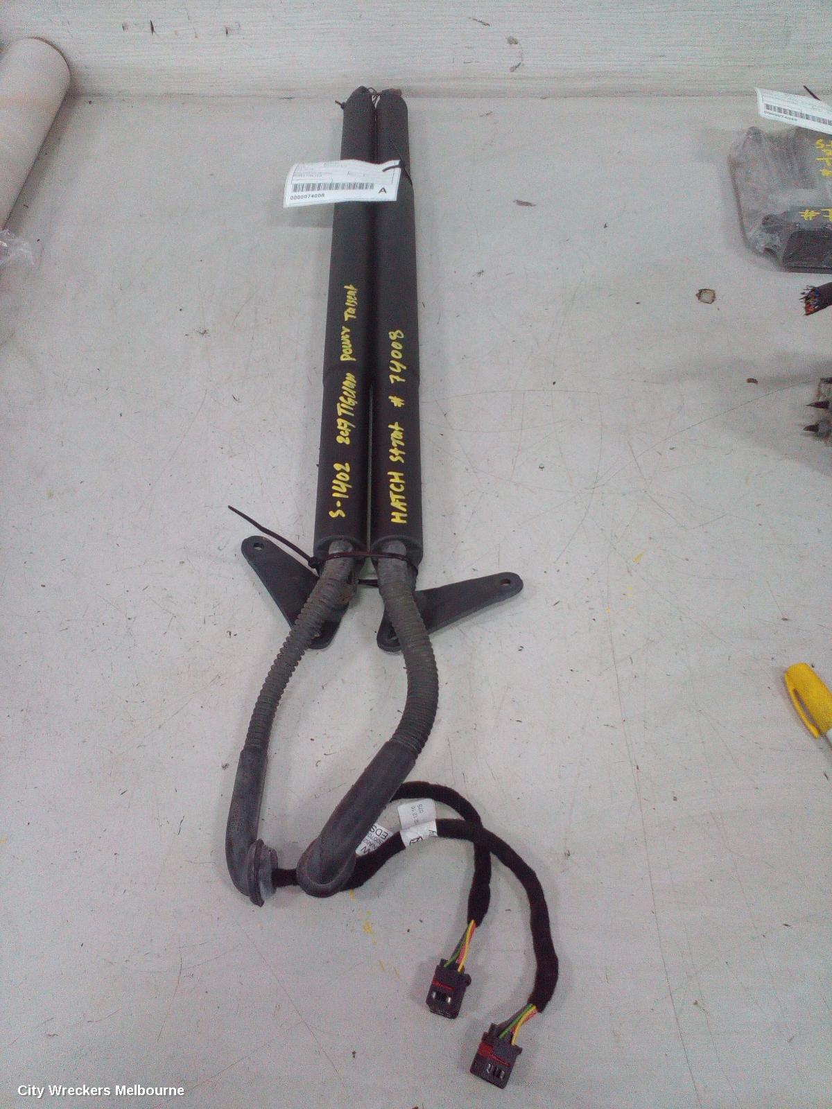 VOLKSWAGEN TIGUAN HATCH STRUT, TAILGATE STRUT (PAIR), POWER LIFT TYPE, 5NA, 06/2016 ONWARDS - Image 1