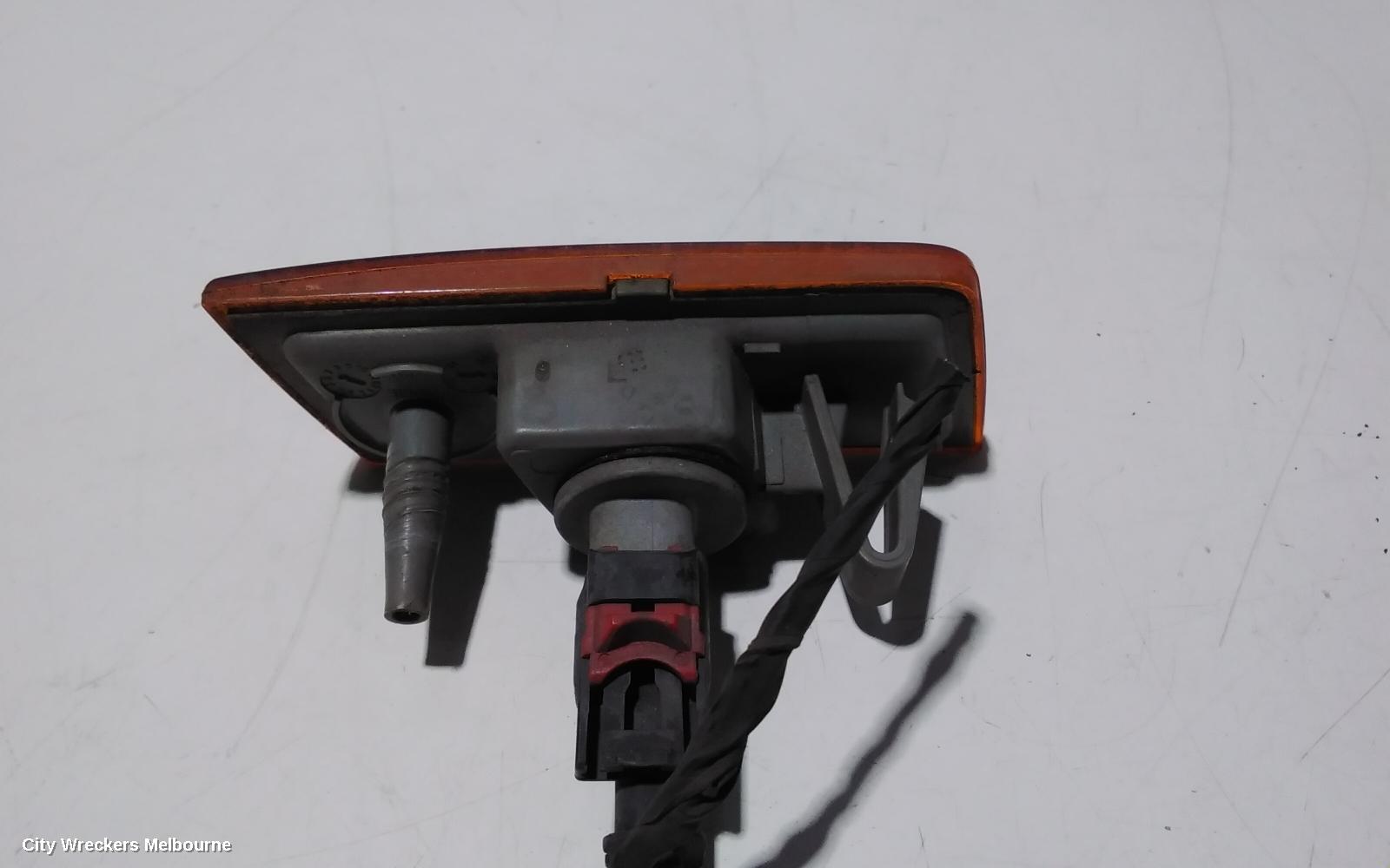 CHRYSLER 300C, 11/2005 - 12/2011, BAR REFECTOR  RH SIDE : 91476 - Image 2
