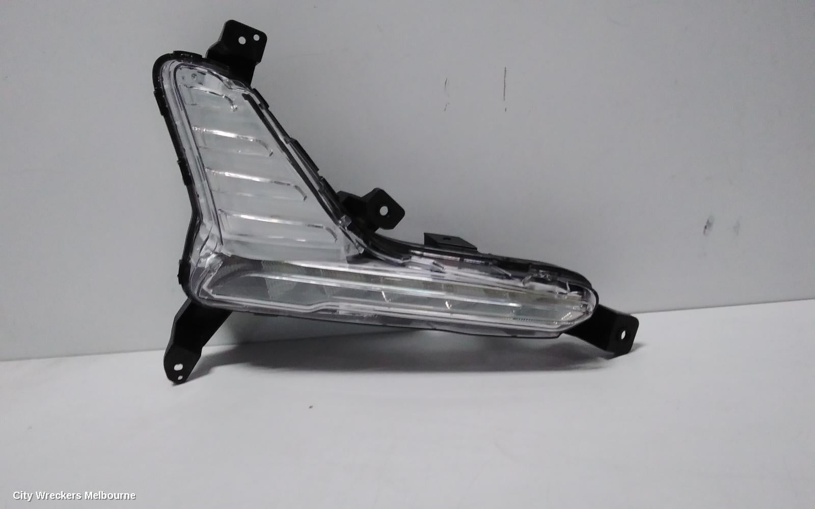 HYUNDAI SONATA RIGHT INDICATOR/FOG/SIDE, DAYTIME RUNNING LAMP, LF, ACTIVE, 08/2017 - 01/2020 - Image 3