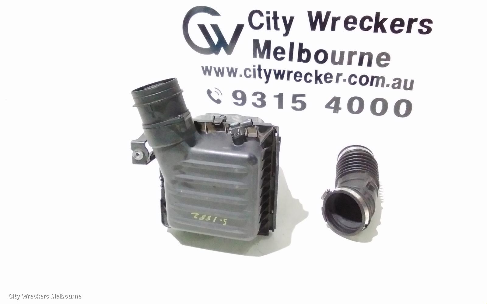 CHRYSLER 300C AIR CLEANER/BOX, AIR CLEANER, 3.0, DIESEL, 06/2006 - 12/2011 - Image 1