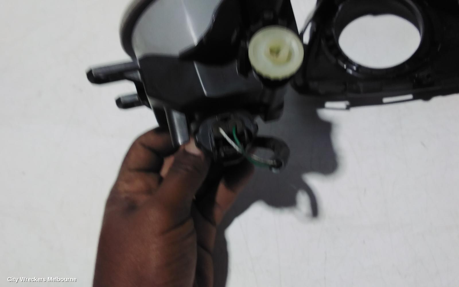 TOYOTA COROLLA RIGHT INDICATOR/FOG/SIDE, BUMPER FOGLAMP, ZRE182R, HATCH, 10/2012 - 03/2015 - Image 3