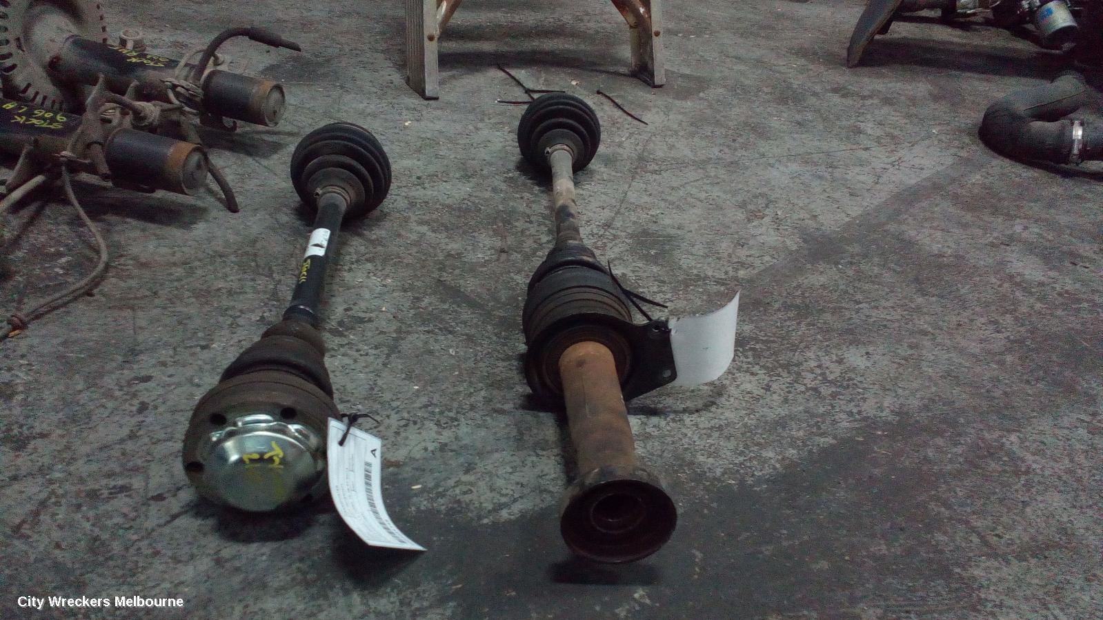 VOLKSWAGEN TRANSPORTER LEFT DRIVESHAFT, FRONT, DIESEL, 1.9, TURBO, T5, 08/2004 - 02/2010 - Image 2