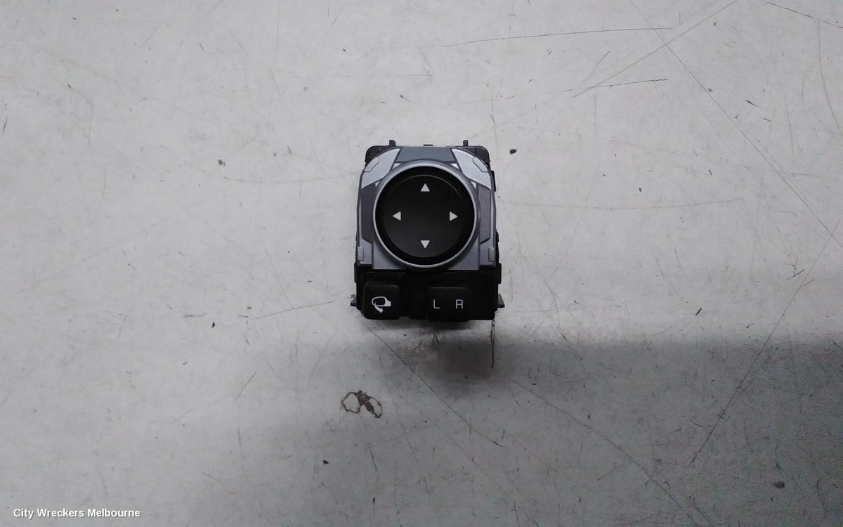 KIA CERATO, BD, MIRROR SWITCH, W/ POWER FOLD TYPE, 04/2018 - 09/2024 - Image 1