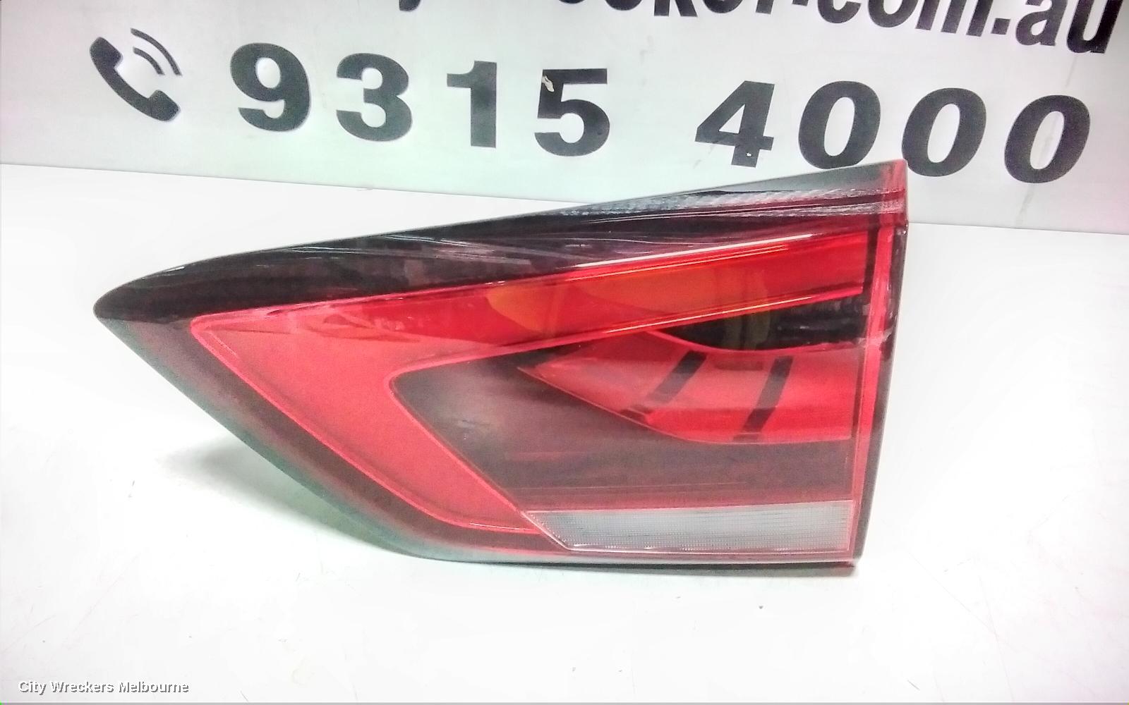 MG ZS REAR GARNISH, TAILGATE LAMP (RH SIDE), ZST TYPE, AZS1, 01/2020 ONWARDS - Image 2