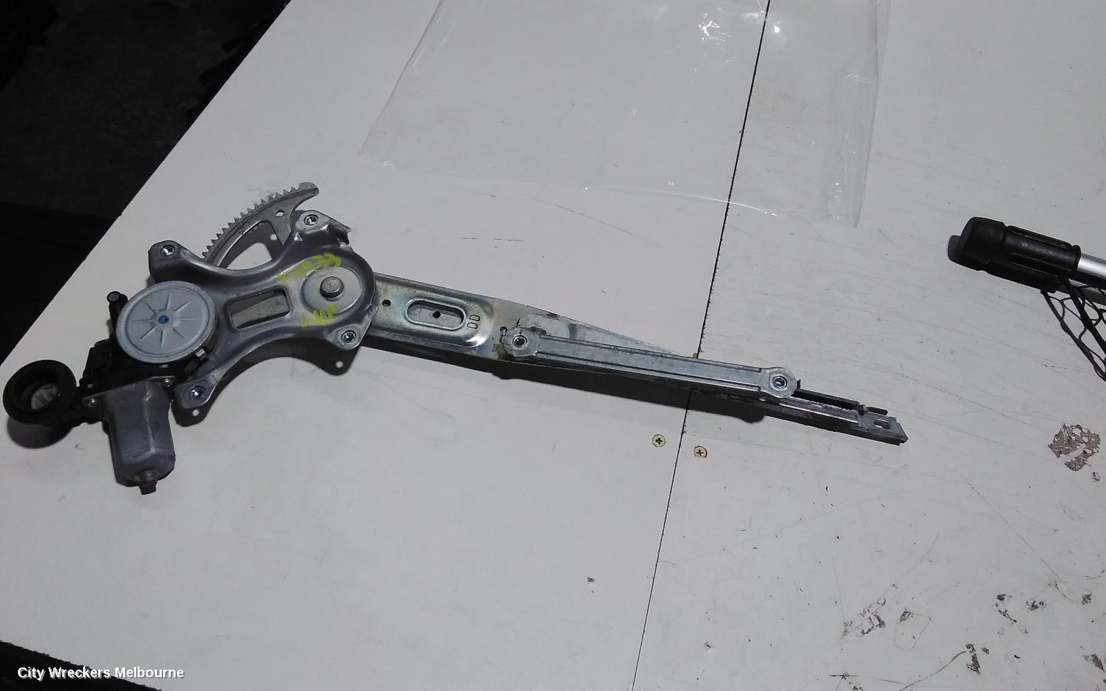 TOYOTA RAV4 LEFT FRONT WINDOW REG/MOTOR, XA40, 12/2012 - 11/2018 - Image 1