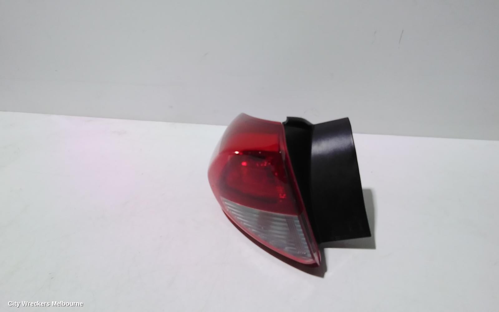 HYUNDAI TUCSON LEFT TAILLIGHT, IN BODY, TL, ACTIVE X, KOREAN BUILT (VIN KMHJ), NON LED TYPE, 07/2015 - 06/2018 - Image 2