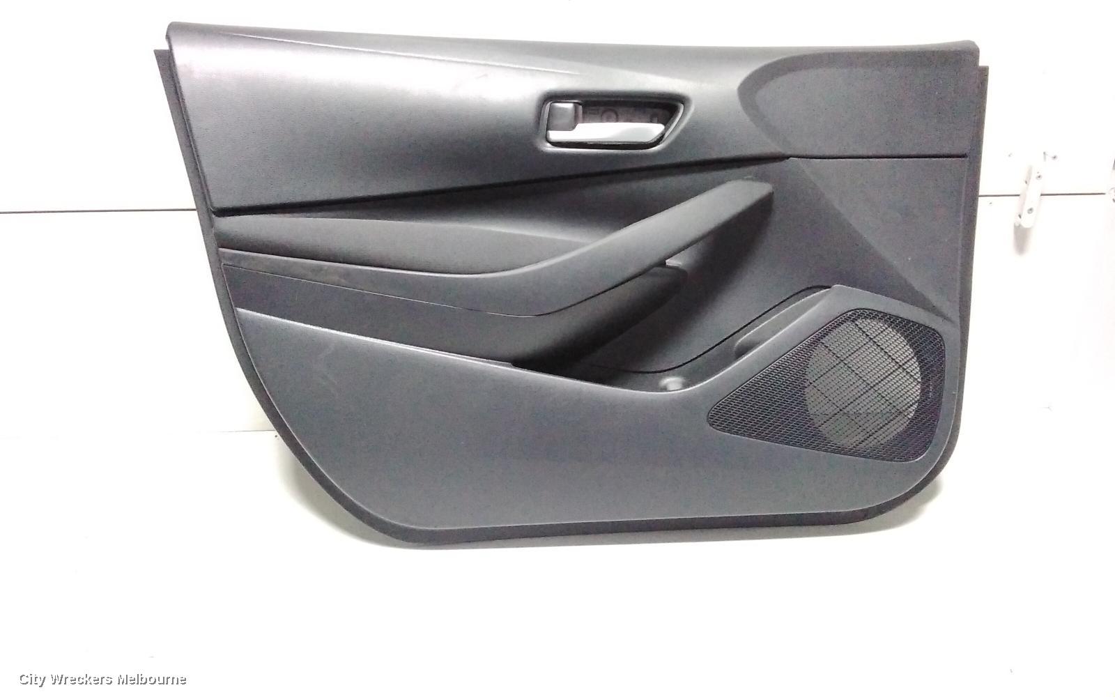 TOYOTA COROLLA DOOR TRIM, ZWE219R, LH FRONT, HATCH, 07/2018 ONWARDS - Image 1