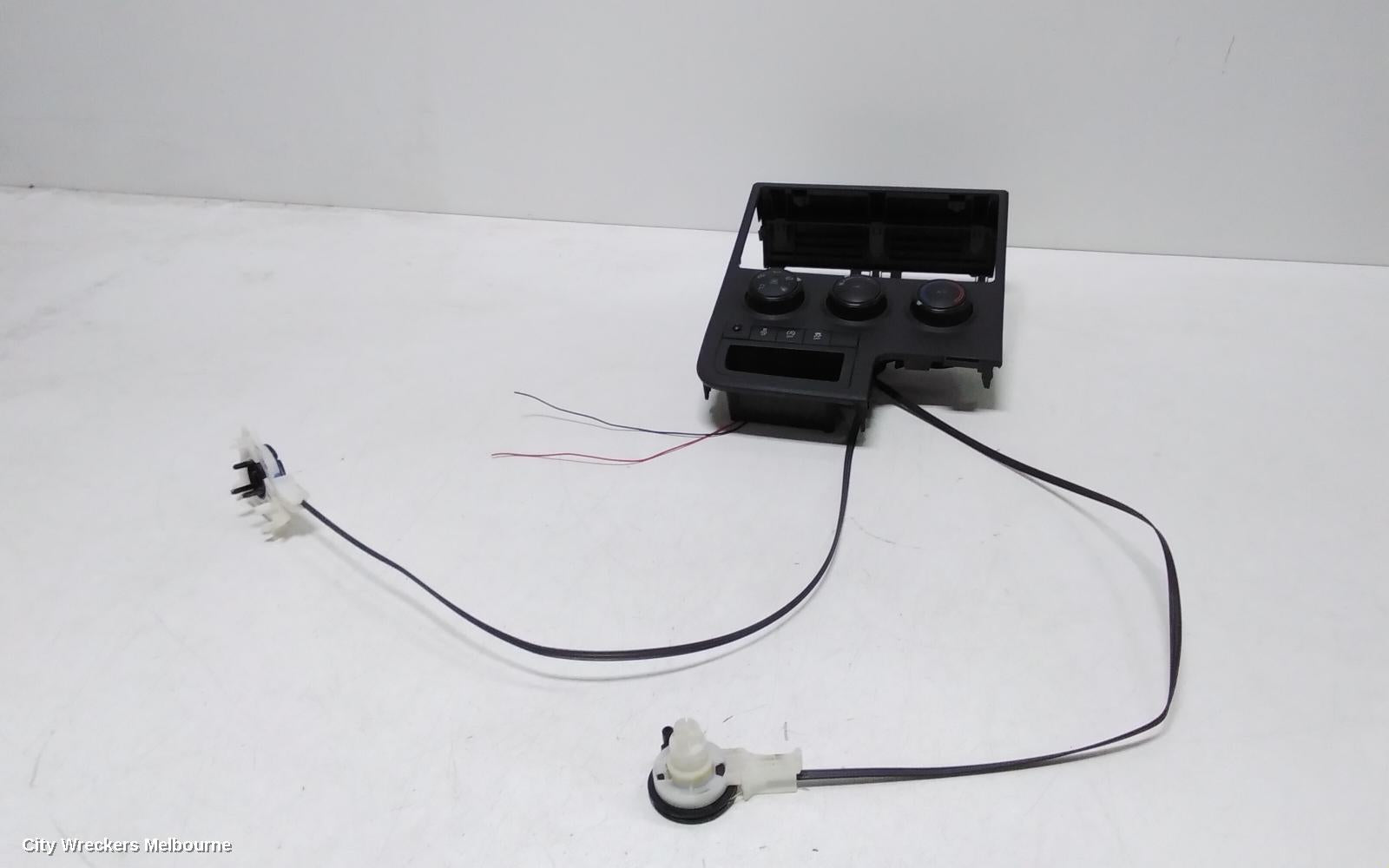 TOYOTA HIACE HEATER/AC CONTROLS, DUAL ZONE TYPE, 300 SERIES, 04/2019 ONWARDS - Image 1